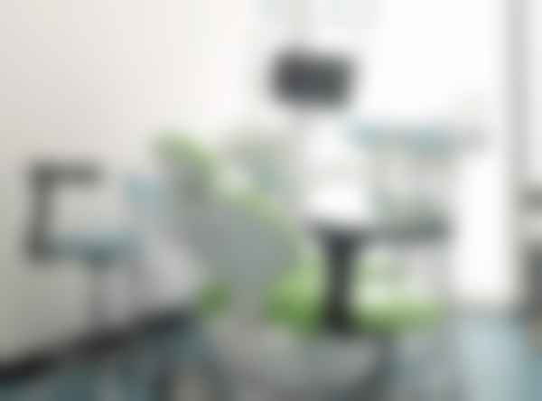 二、深圳千和佳口腔诊所医生团队，打造专精诊疗服务