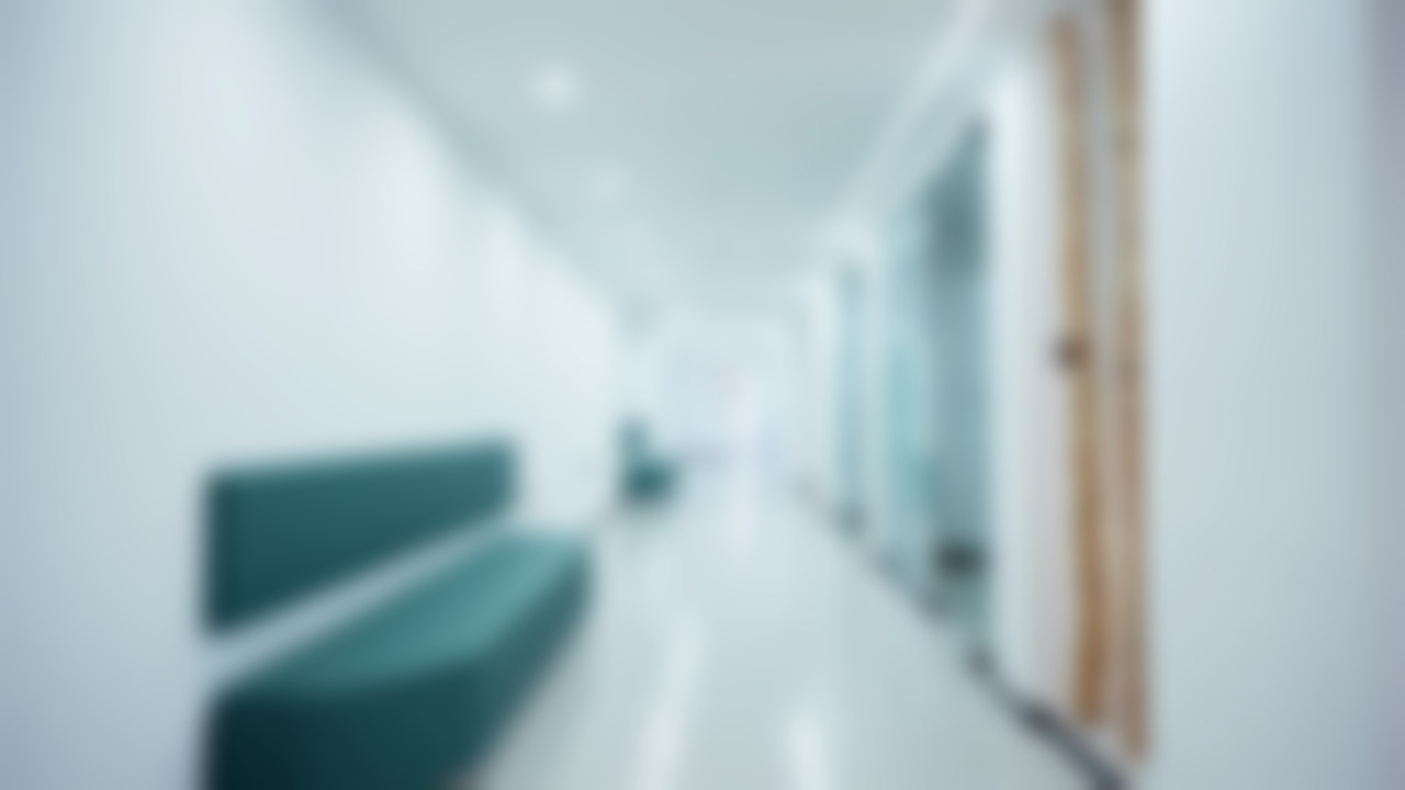 成都团圆口腔医院（高新院区）[半/全口即刻种植]4500元/颗 硕博领衔资深专家团，AI数字化精准即速戴，可开展穿颧穿翼等高难度种植