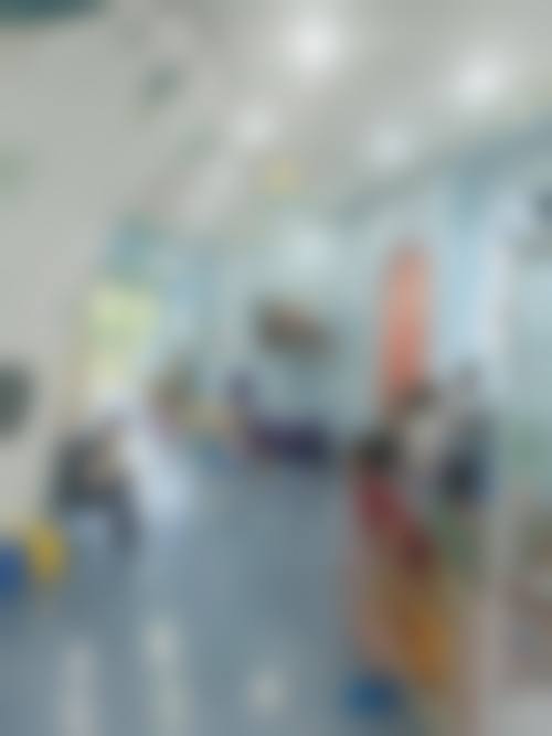 二、威海石磊口腔医生团队，打造专精诊疗服务