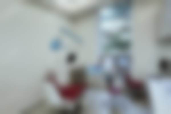 二、青岛博霖口腔门诊部医生团队,打造专精诊疗服务