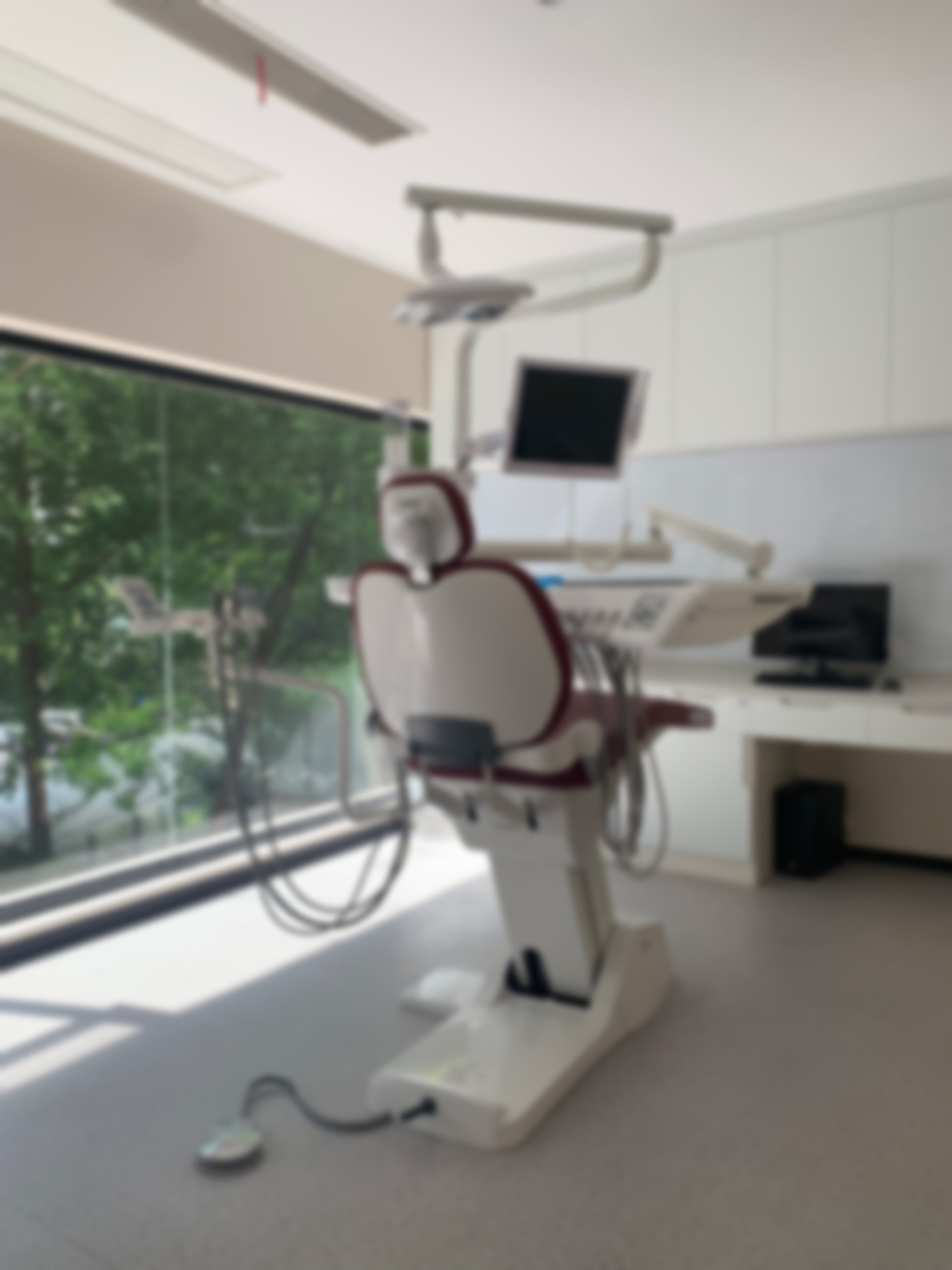 杭州杭里口腔门诊部[高难度种植]980元/颗
可开展穿颧穿翼等各类复杂种植，外聘郭庆专家累计种植超30000颗