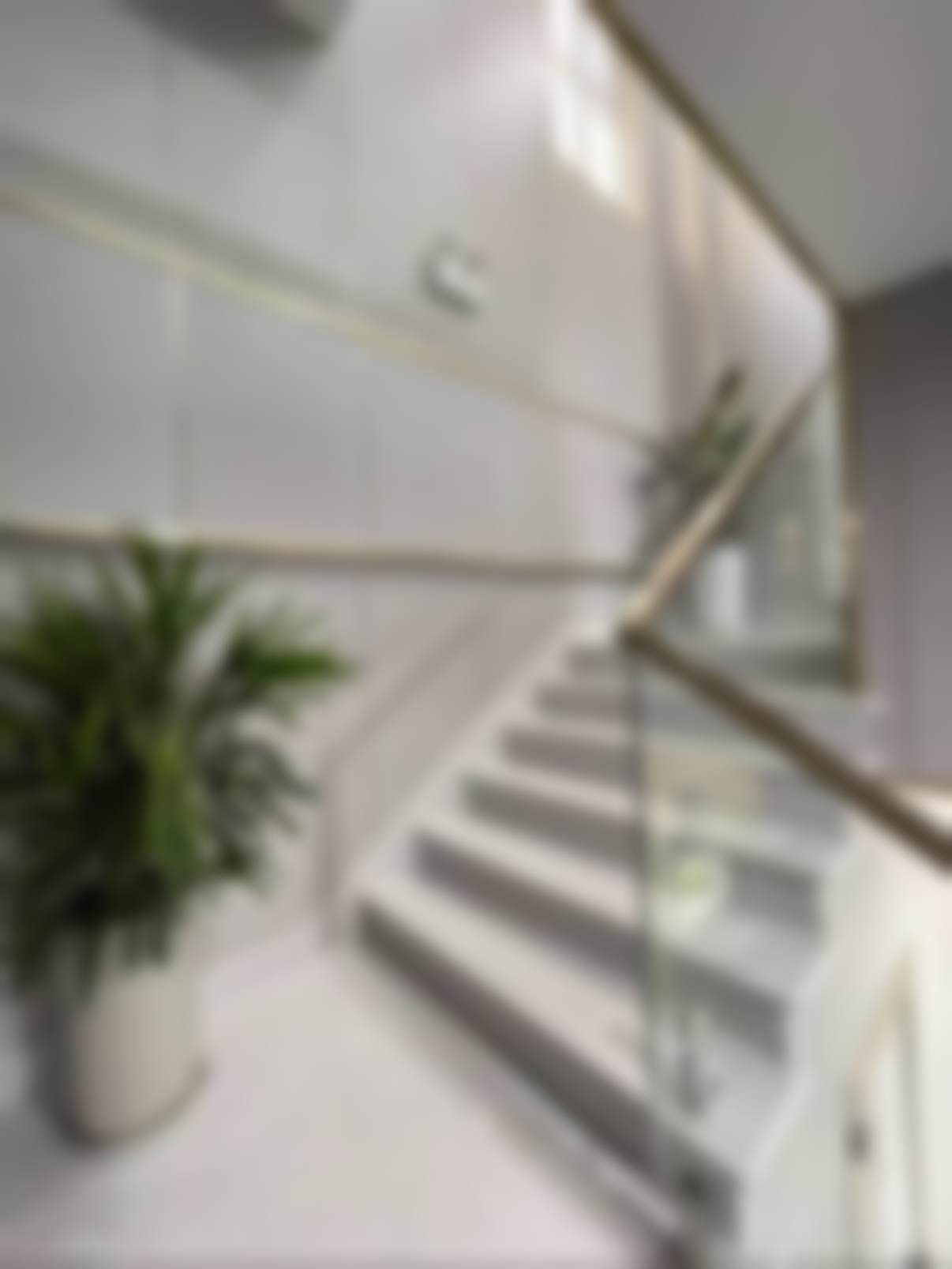 石家庄齿度医院管理有限公司裕华口腔诊所[前牙微创美学修复]3580元/颗：中华口腔医学会会员坐诊，十余年临床经验精通牙体缺损美学修复与功能重建