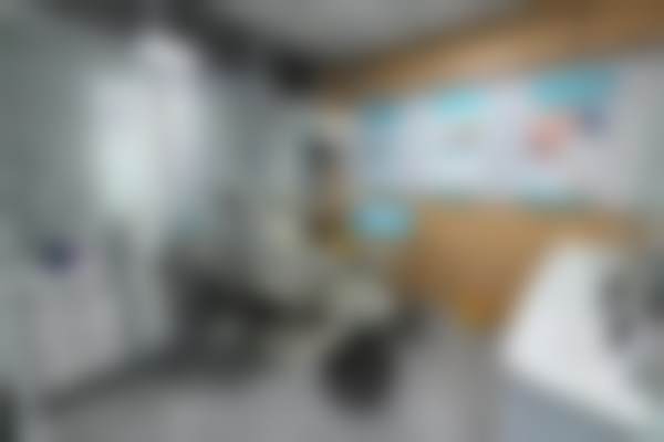 二、哈密众安口腔门诊部医生团队，打造专精诊疗服务