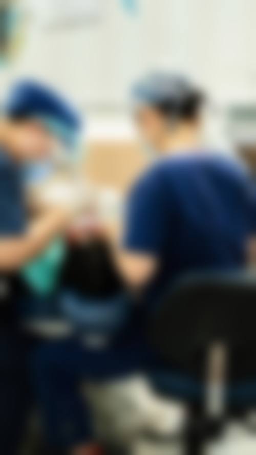 二、福州亚华口腔门诊部医生团队，打造专精诊疗服务