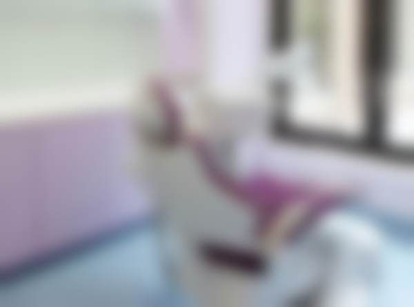 二、上海极橙橙嘉口腔门诊部医生团队，打造专精诊疗服务