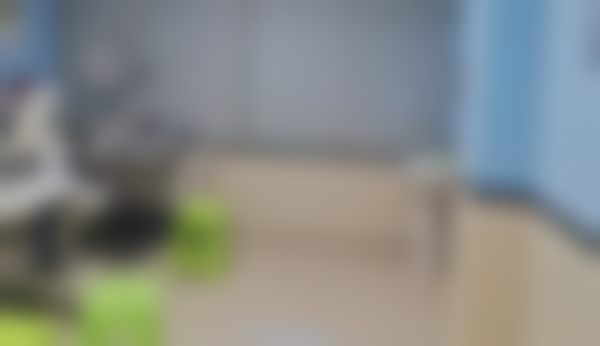 医生资质介绍毕节华厦阳明眼科医院怯英杰